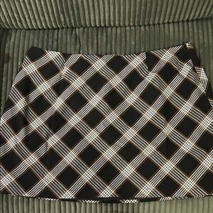 Mini Skirt in Black and White